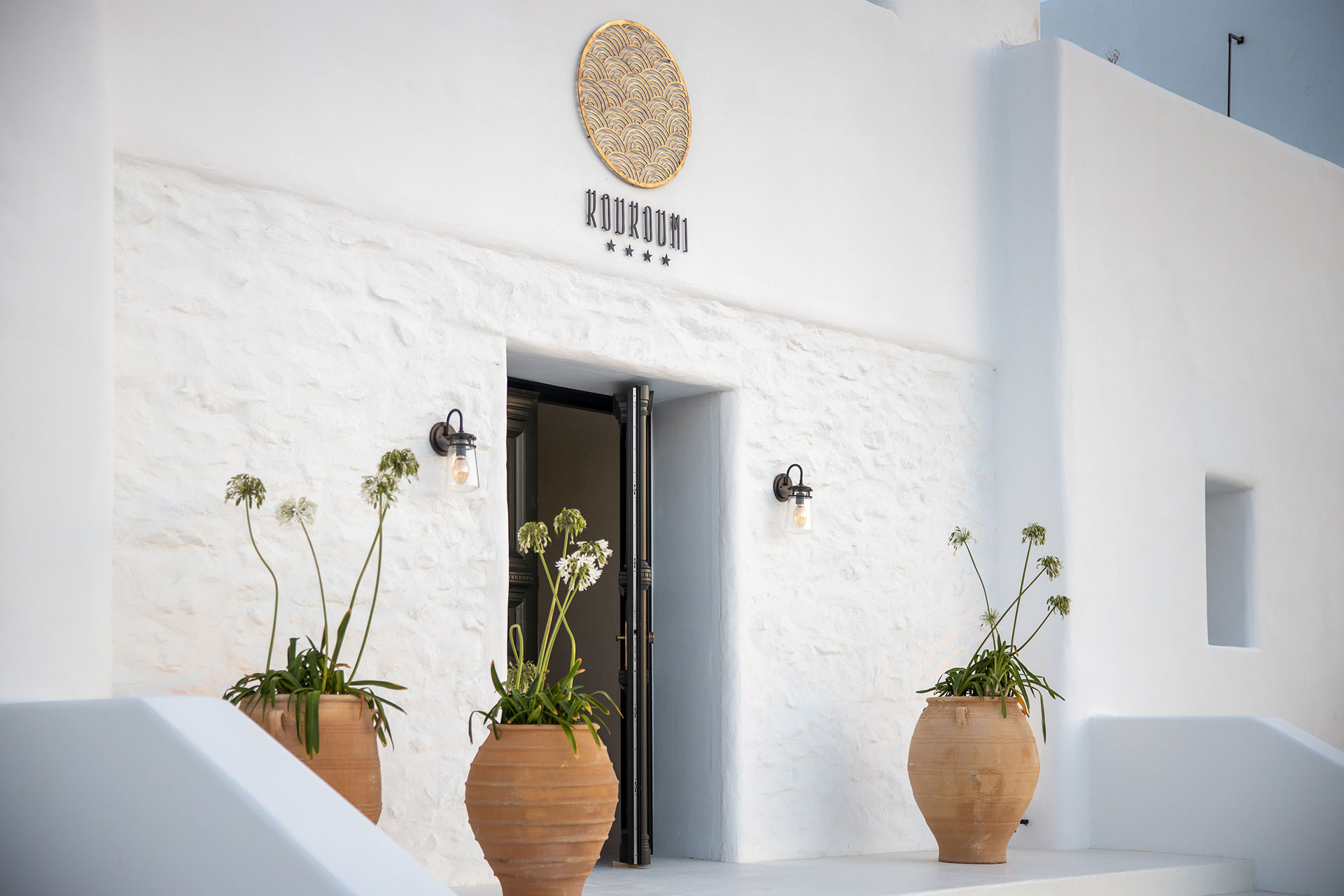 Koukoumi Vegan Hotel entrance