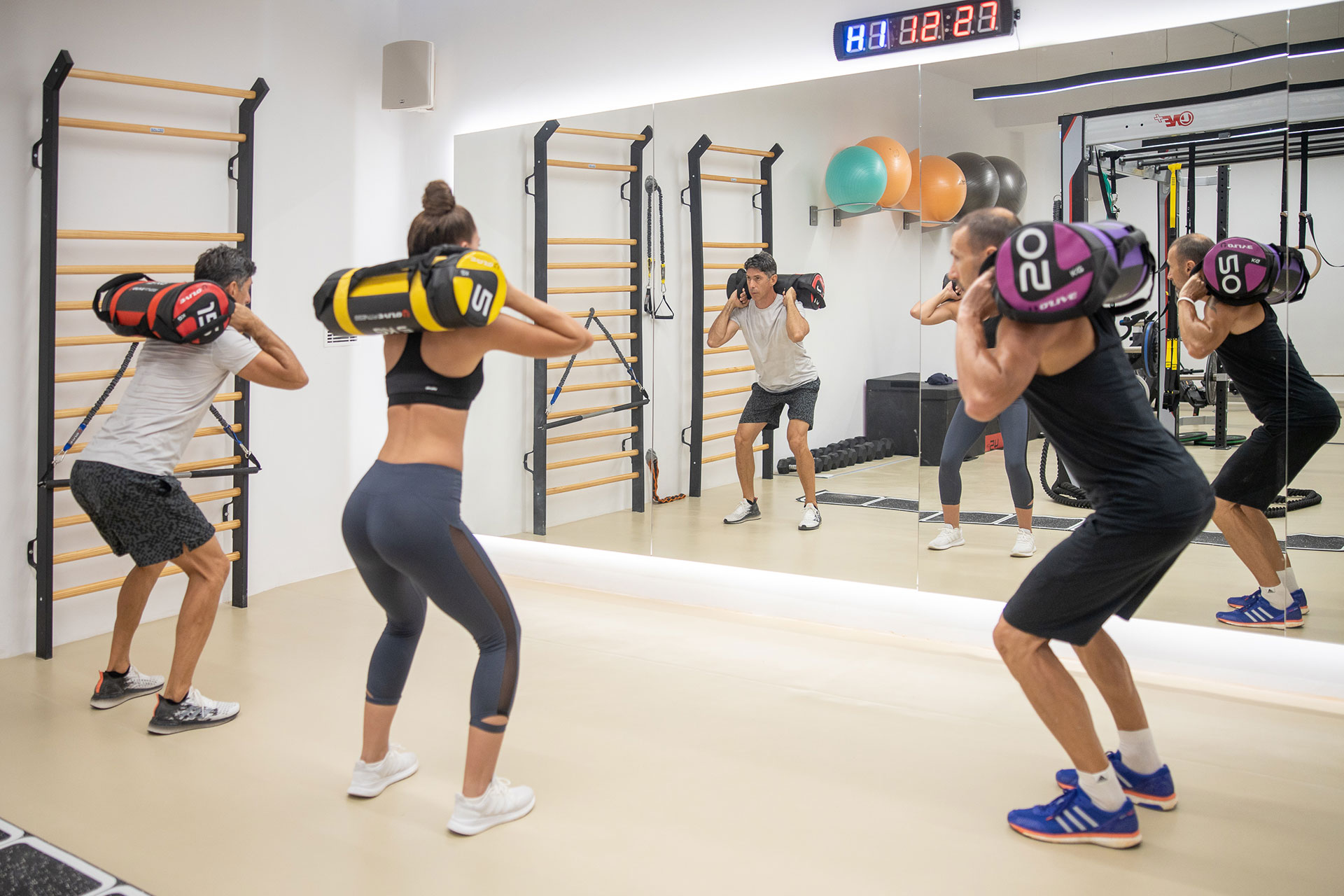 Koukoumi Vegan Hotel gym 