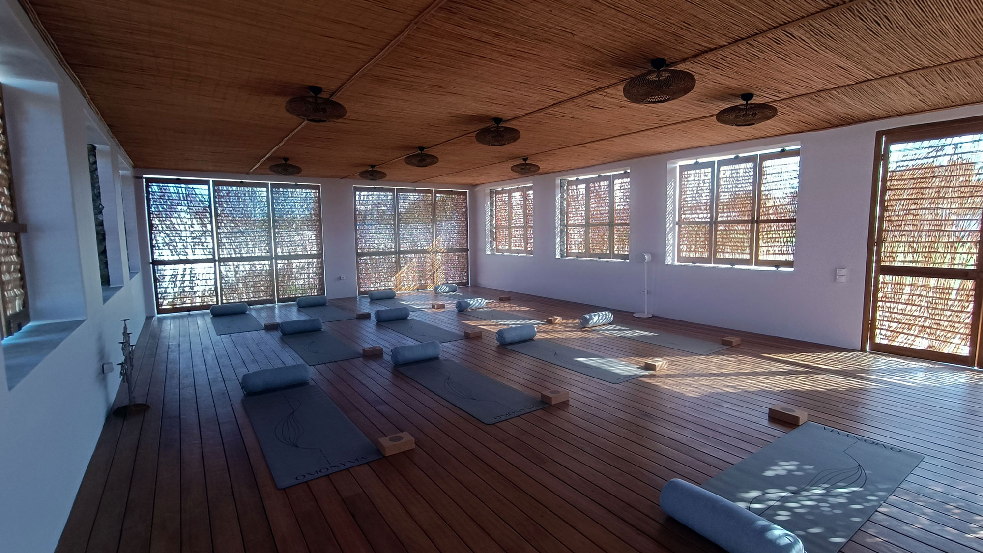 Koukoumi Vegan Hotel yoga shalla