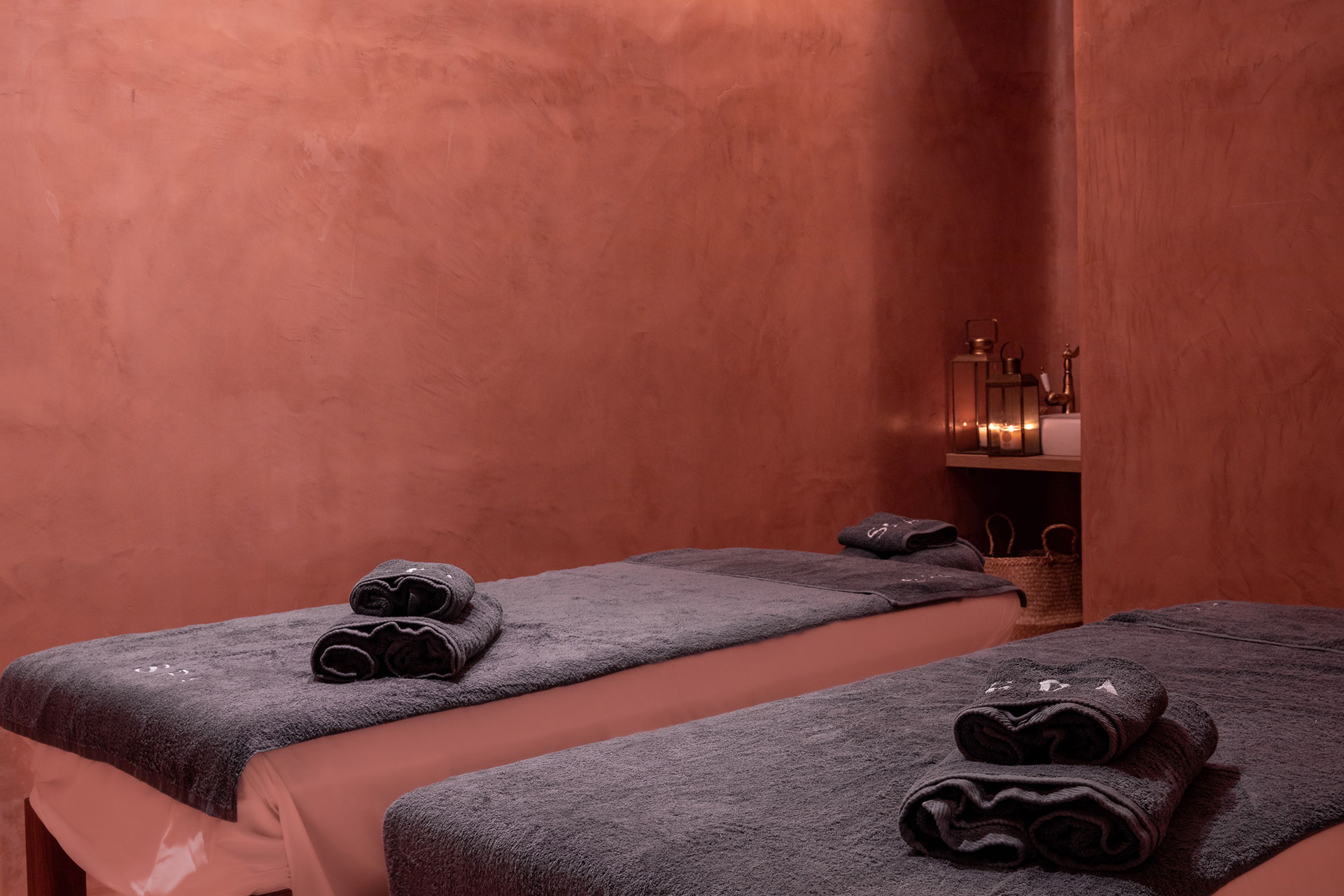 Koukoumi Vegan Hotel spa beds