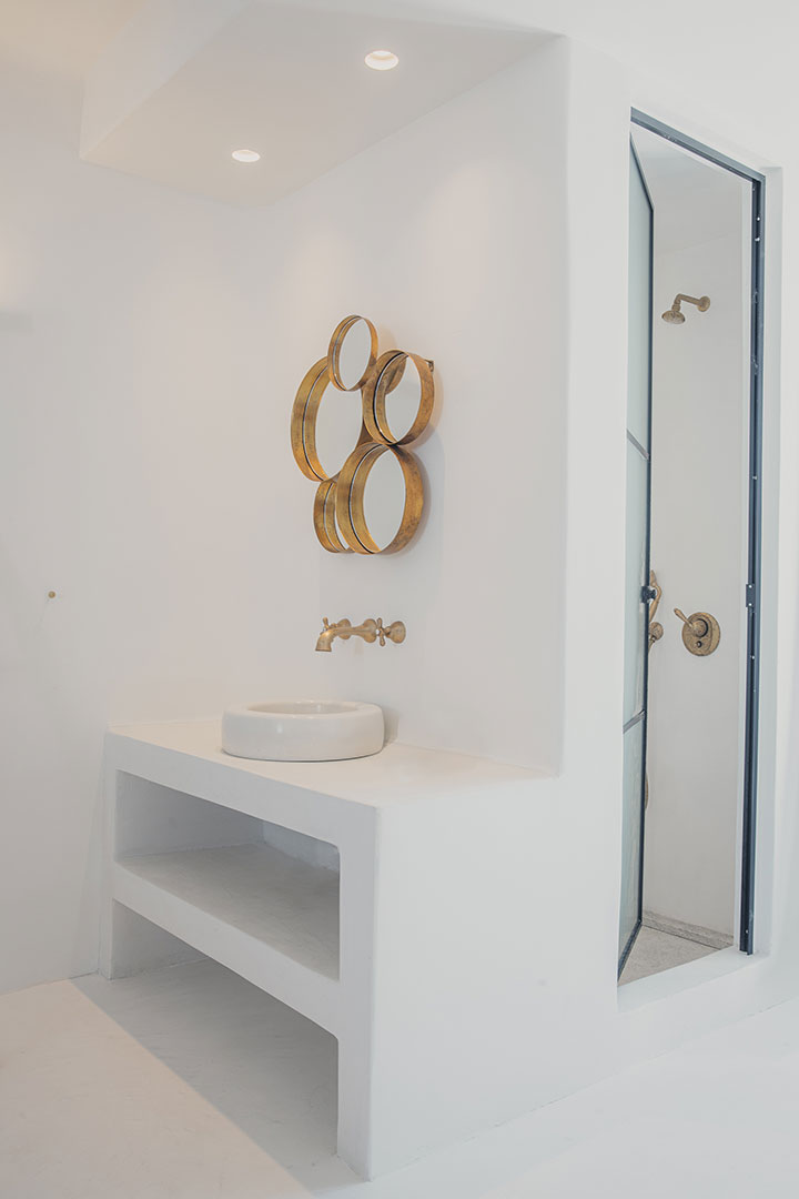 Koukoumi Vegan Hotel superior suite sink